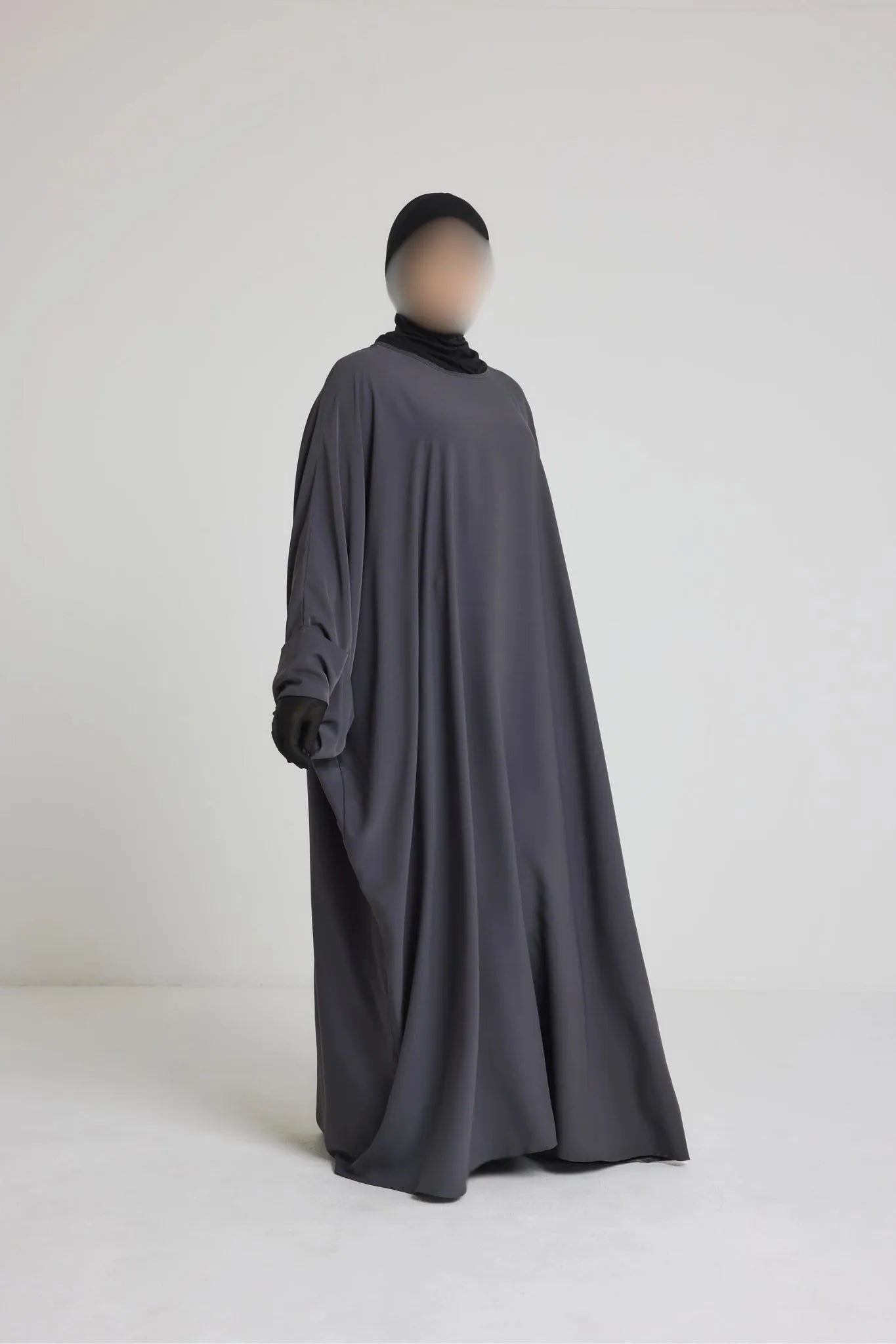 Robe Nour - large et manche large avec bouton