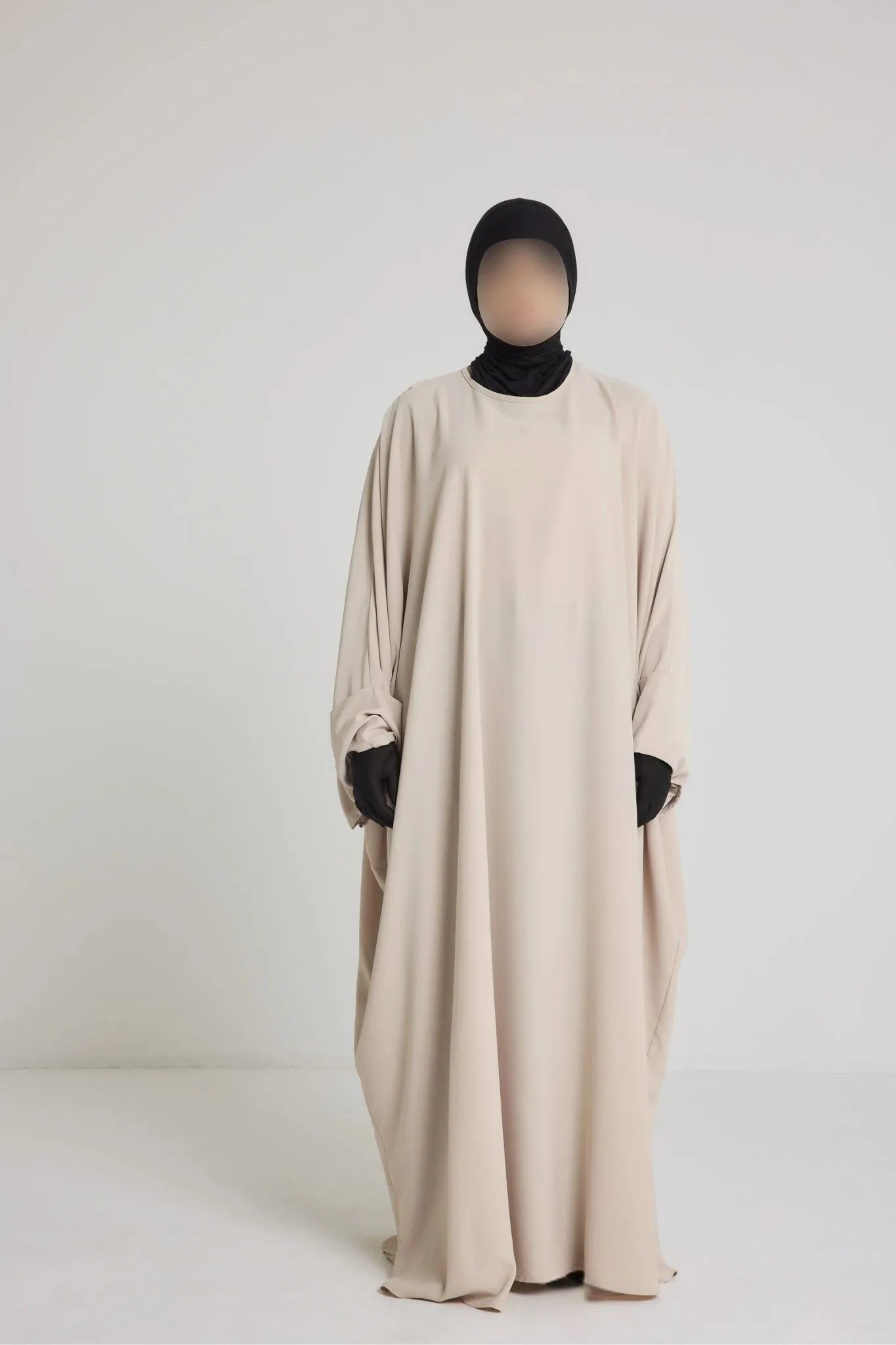 Robe Nour - large et manche large avec bouton