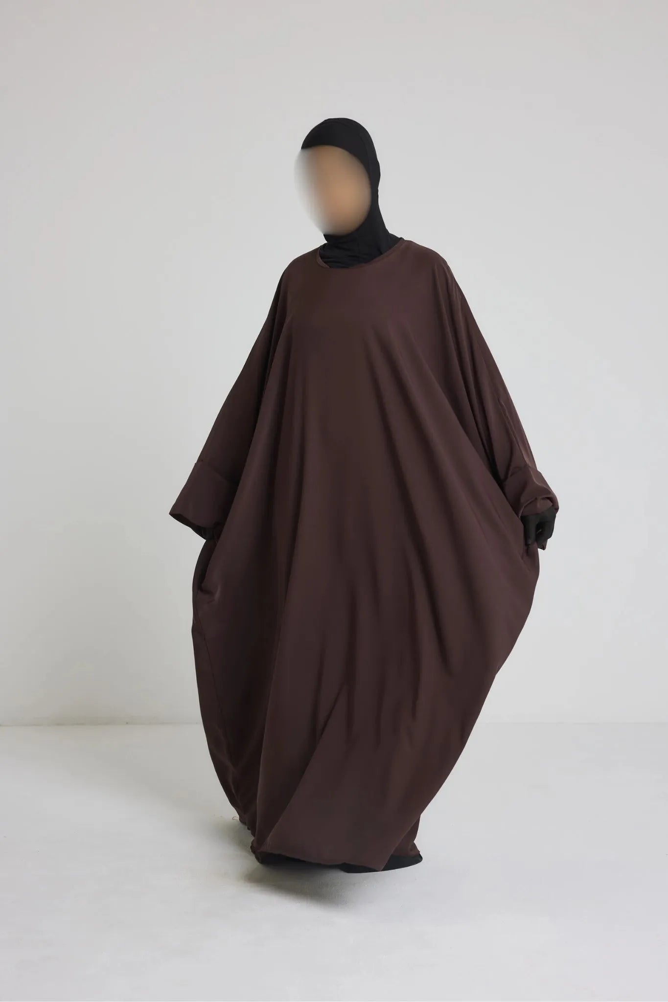 Robe Nour - large et manche large avec bouton