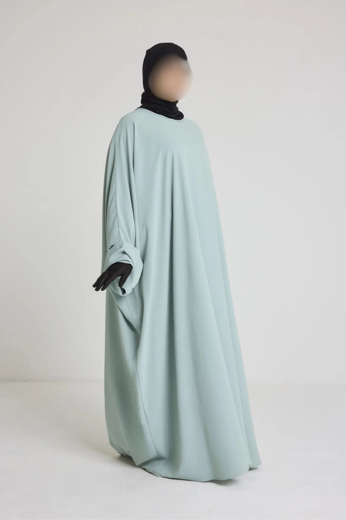 Robe Nour - large et manche large avec bouton