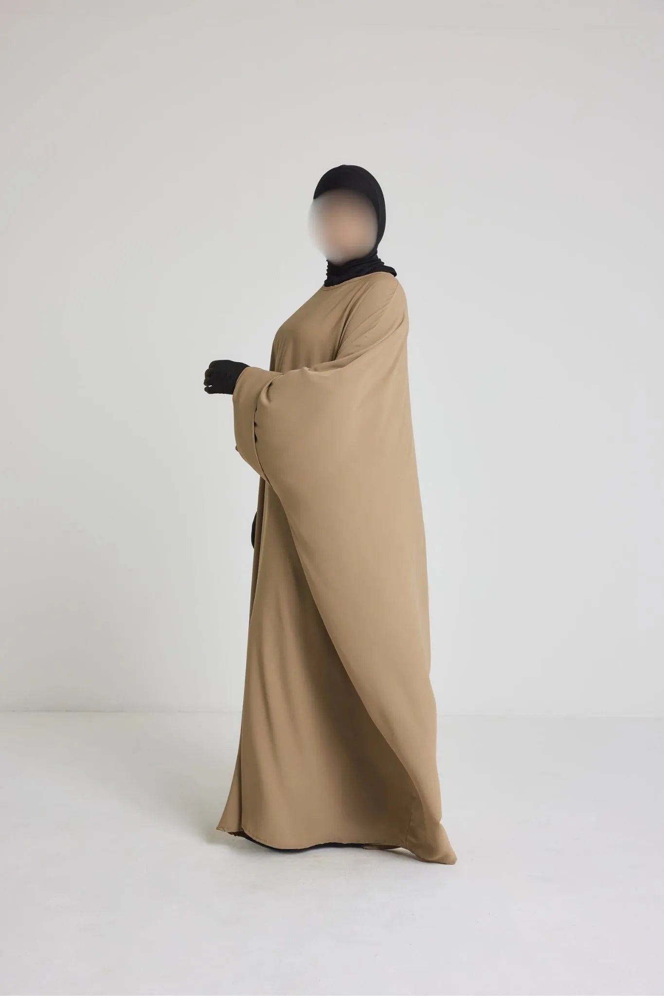 Robe Nour - large et manche large avec bouton