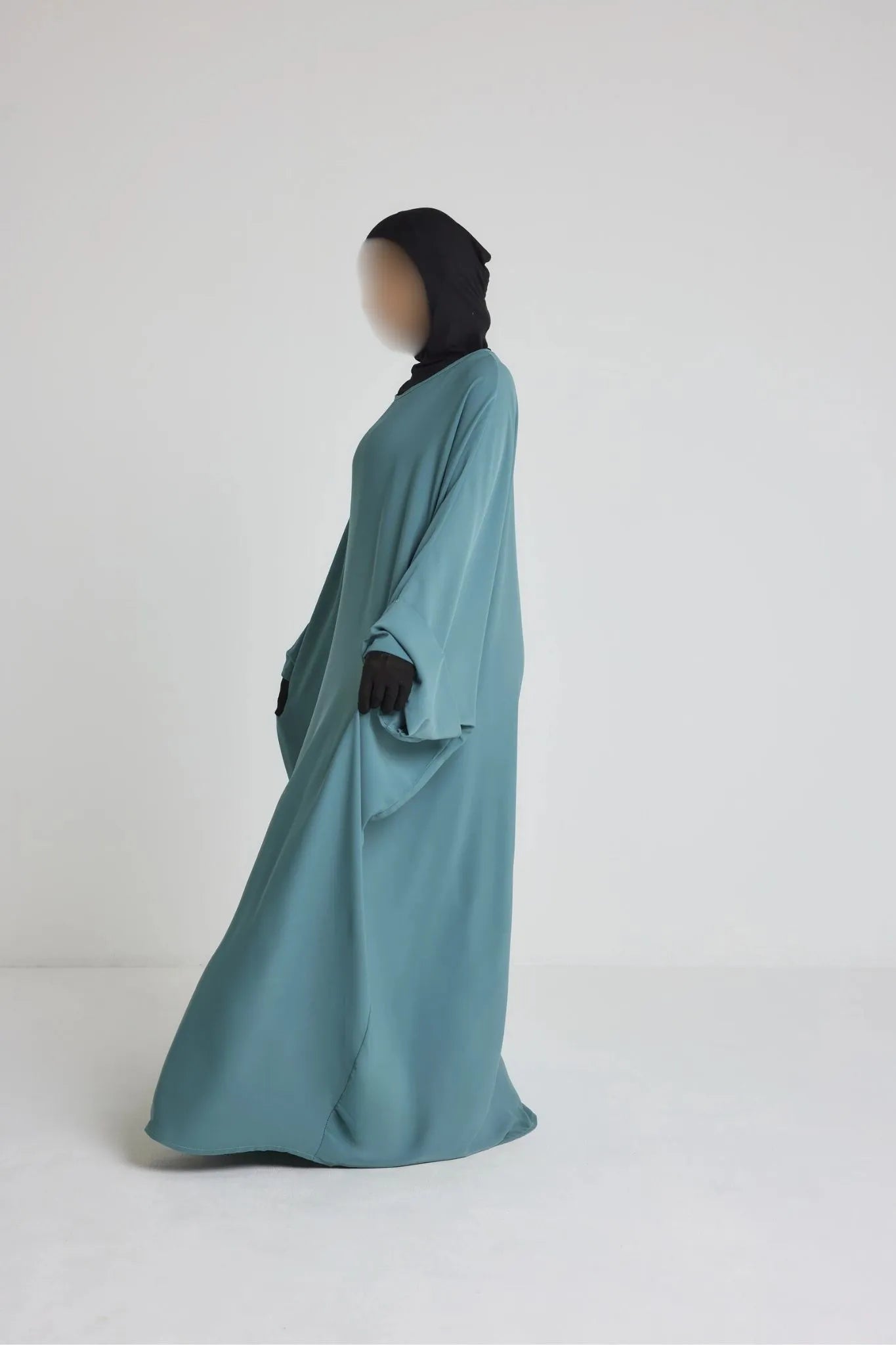 Robe Nour - large et manche large avec bouton