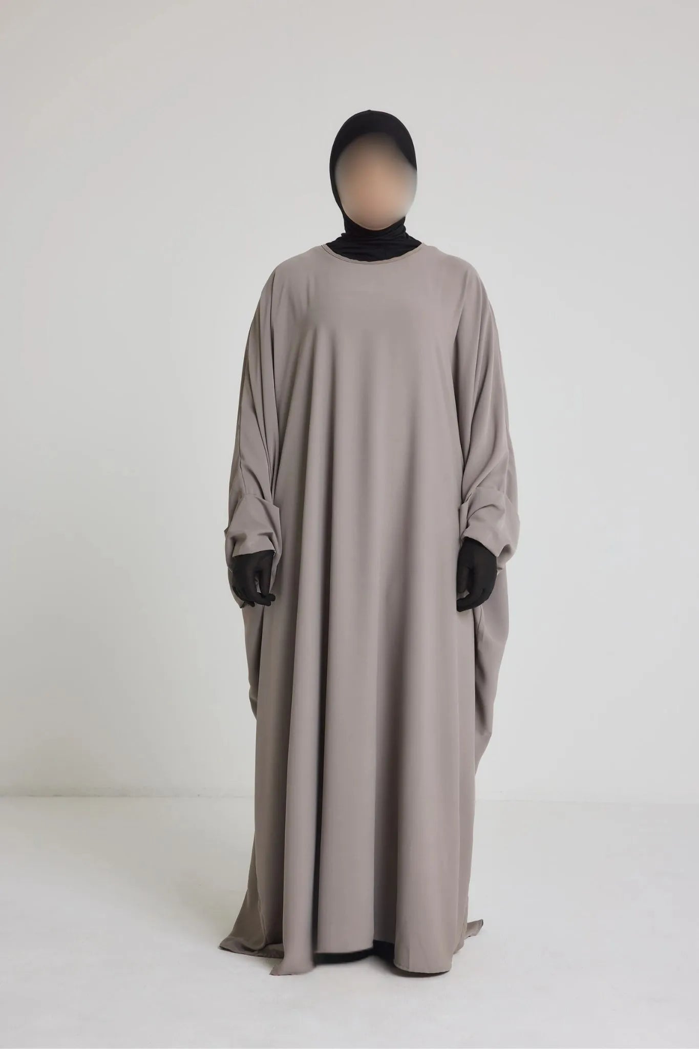 Robe Nour - large et manche large avec bouton