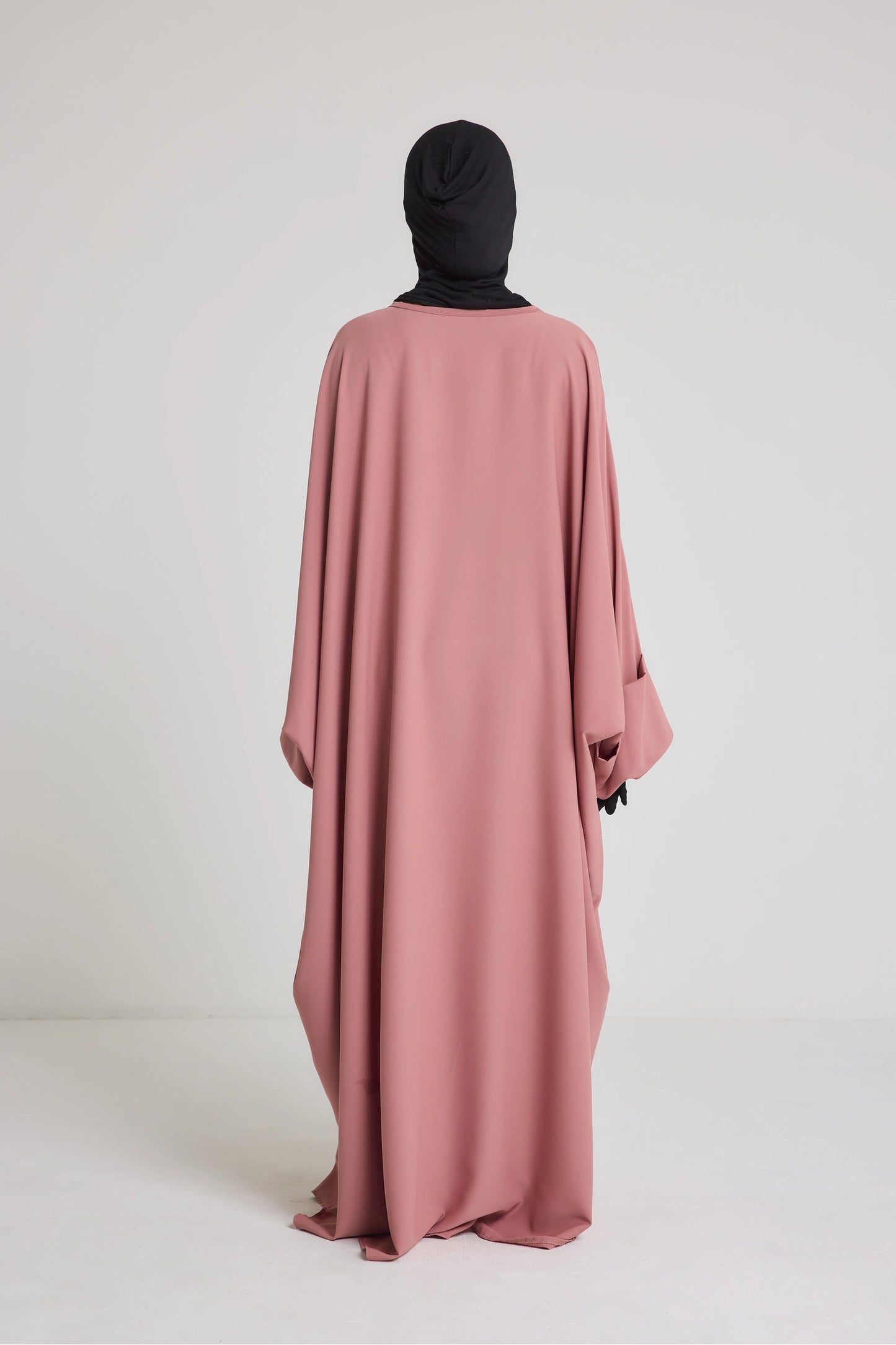 Robe Nour - large et manche large avec bouton