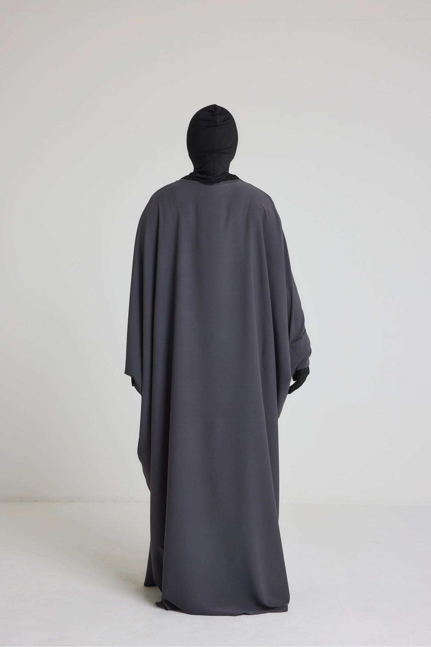 Robe Nour - large et manche large avec bouton