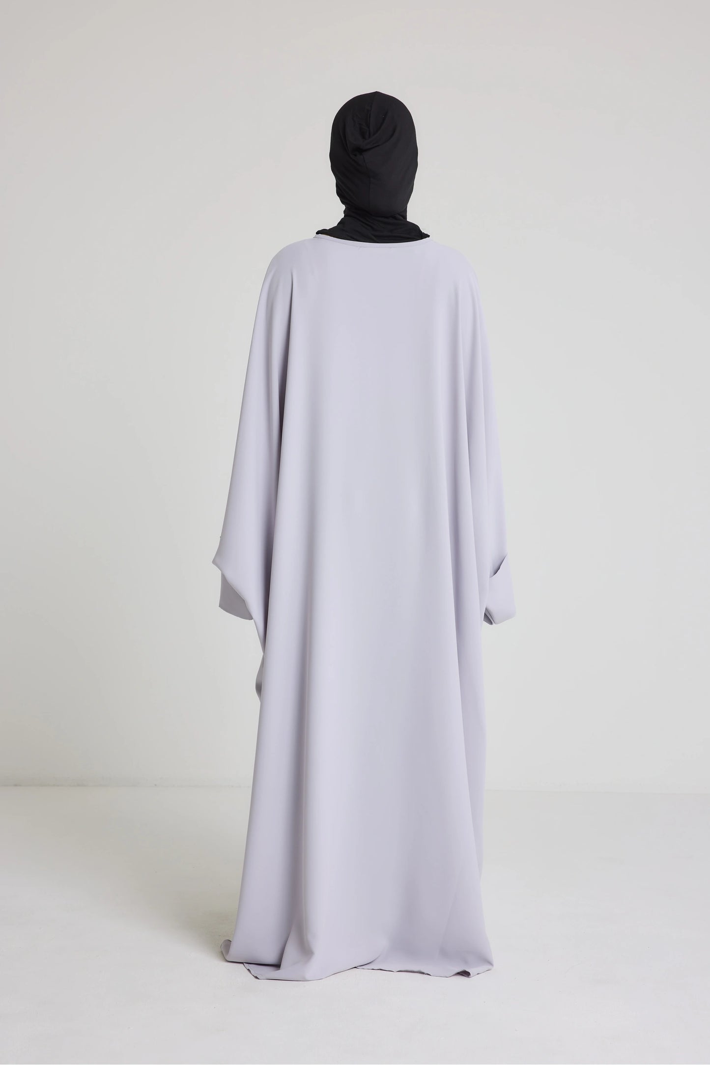 Robe Nour - large et manche large avec bouton