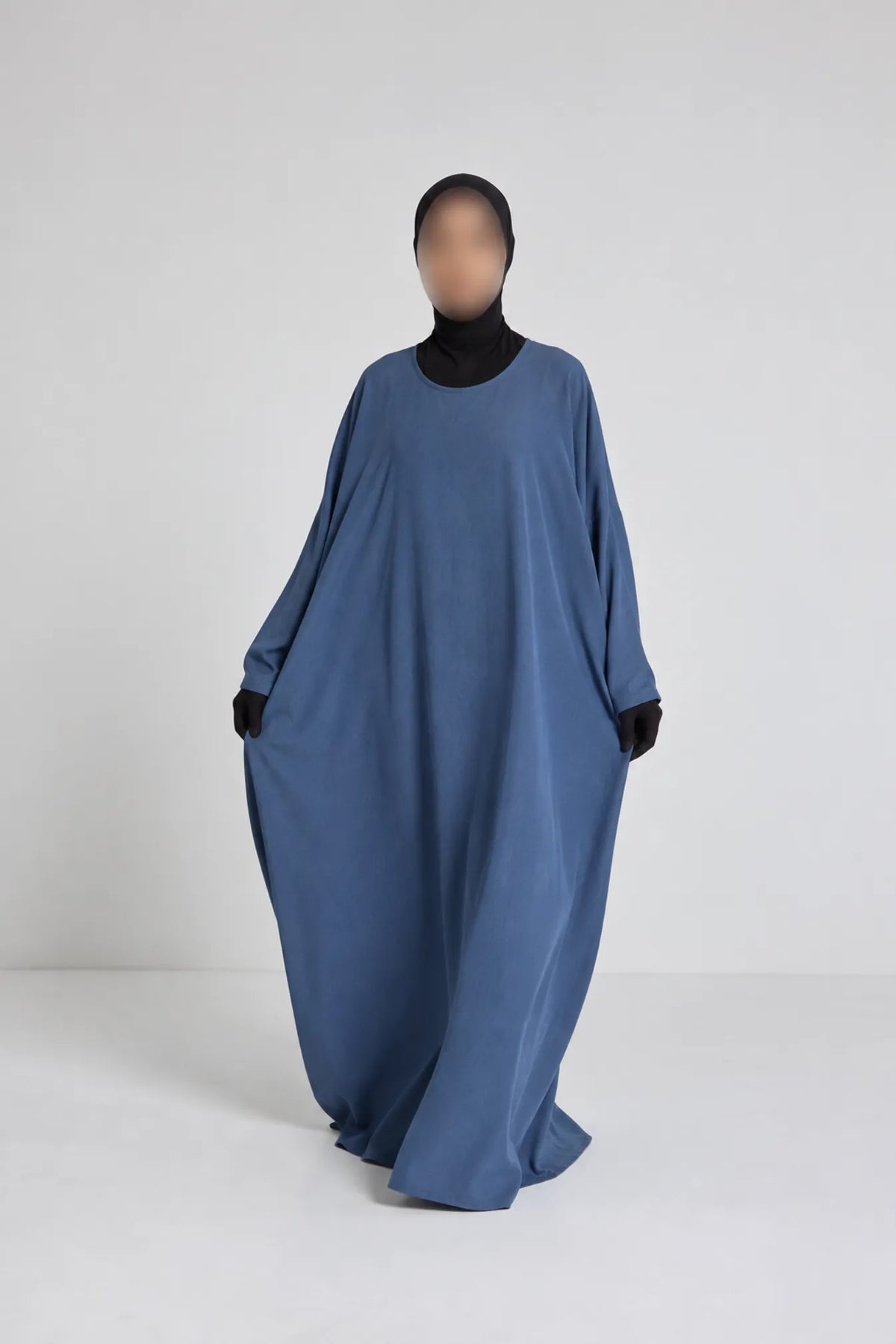 Robe Nour - large et manche large avec bouton bleu jean