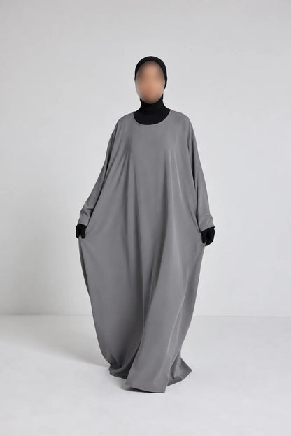 Robe Nour - large et manche large avec bouton gris