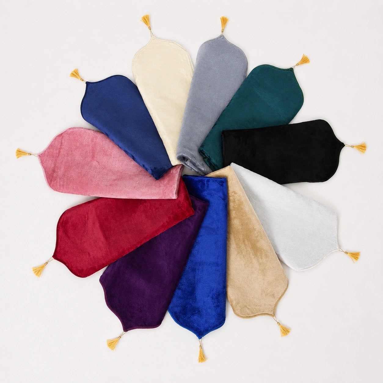 Tapis de prière Personnalisé en pointe - Flocage Prénom Dorée - Velours Premium
