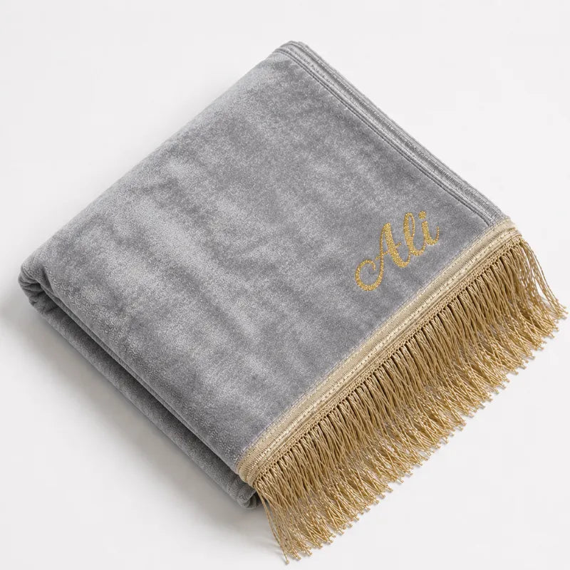 Tapis de prière Personnalisé en pointe - Flocage Prénom Dorée - Velours Premium
